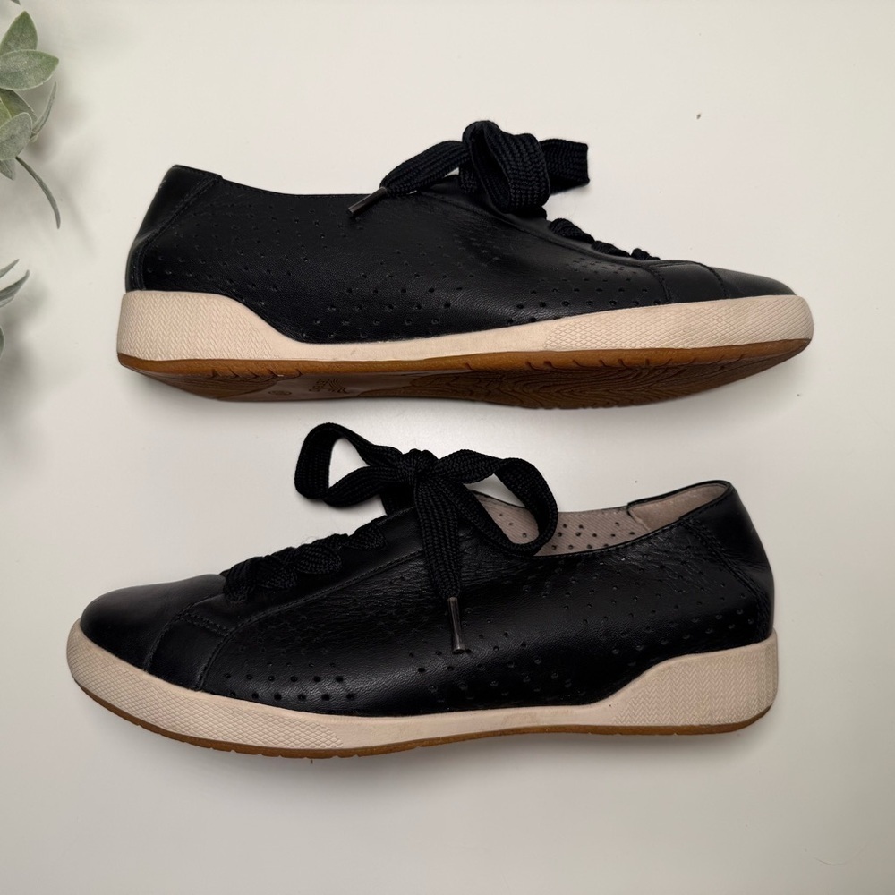 Dansko Women's Orli Sneaker - Picture 13 of 16